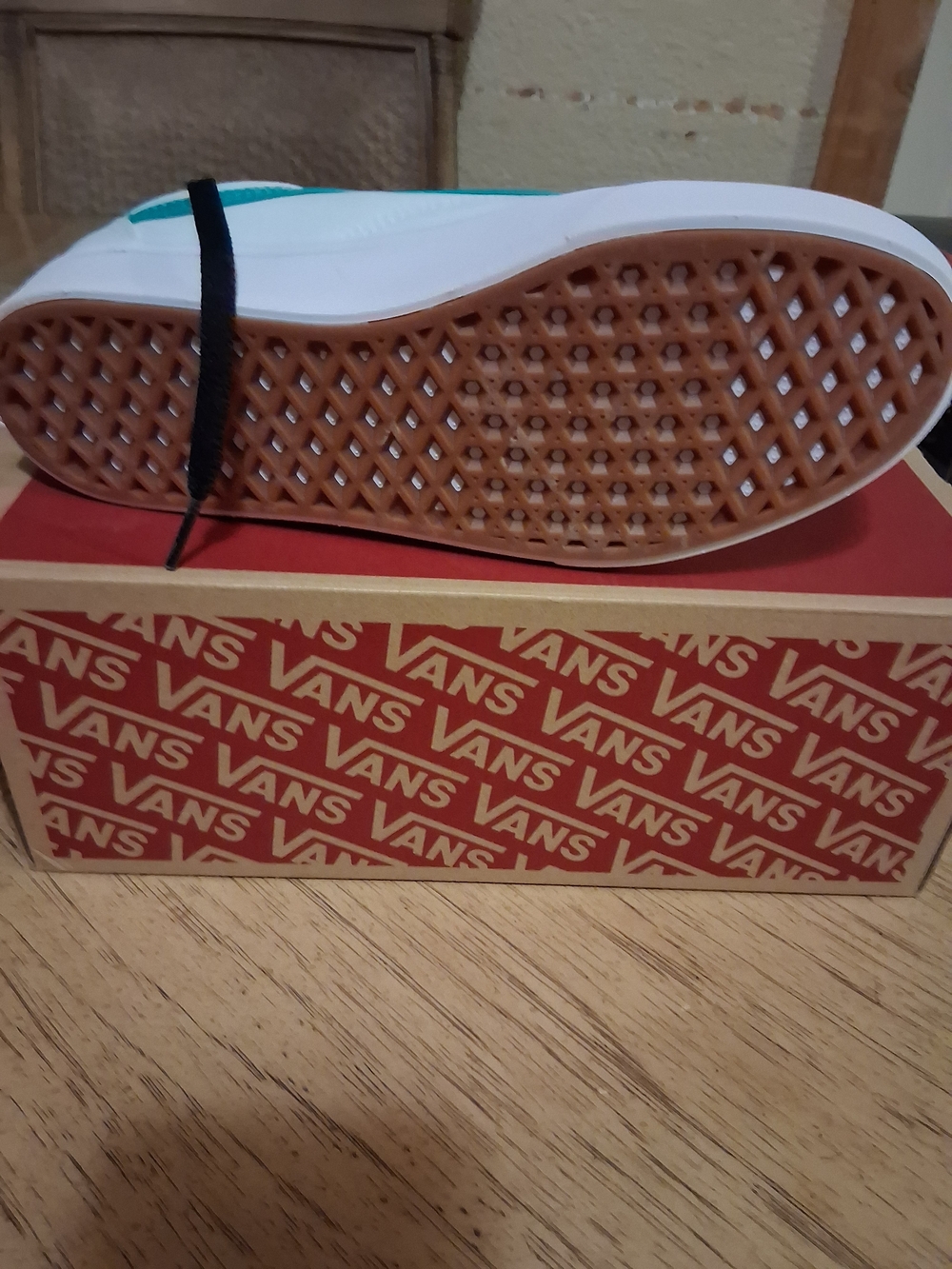 New In Box Vans White Low-Top Sneakers with Teal Stripe and Lime Lining 6 1/2 - Picture 2 of 7